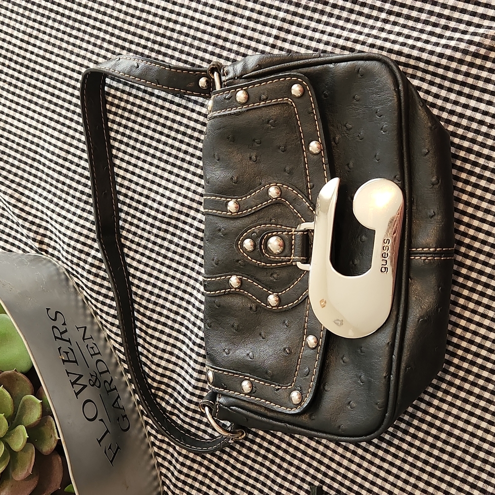GUESS shoulder bag